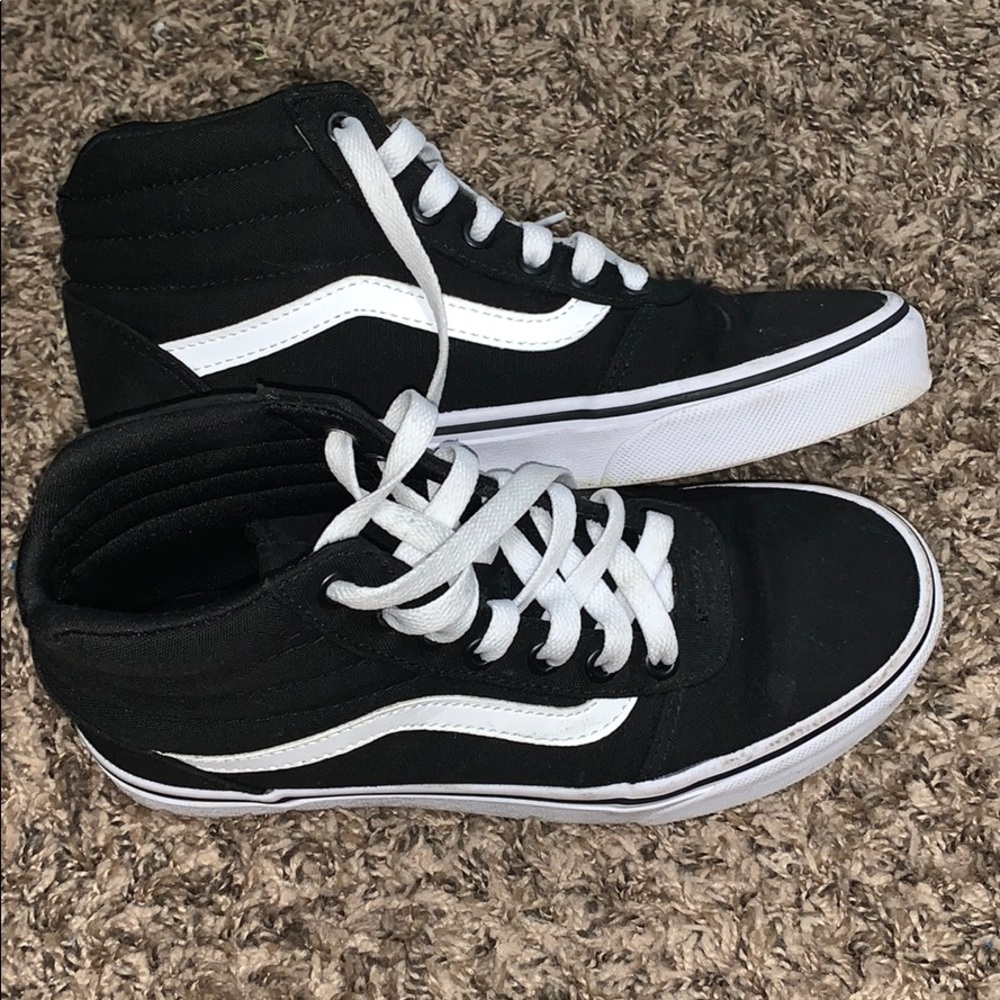 black high top vans!!